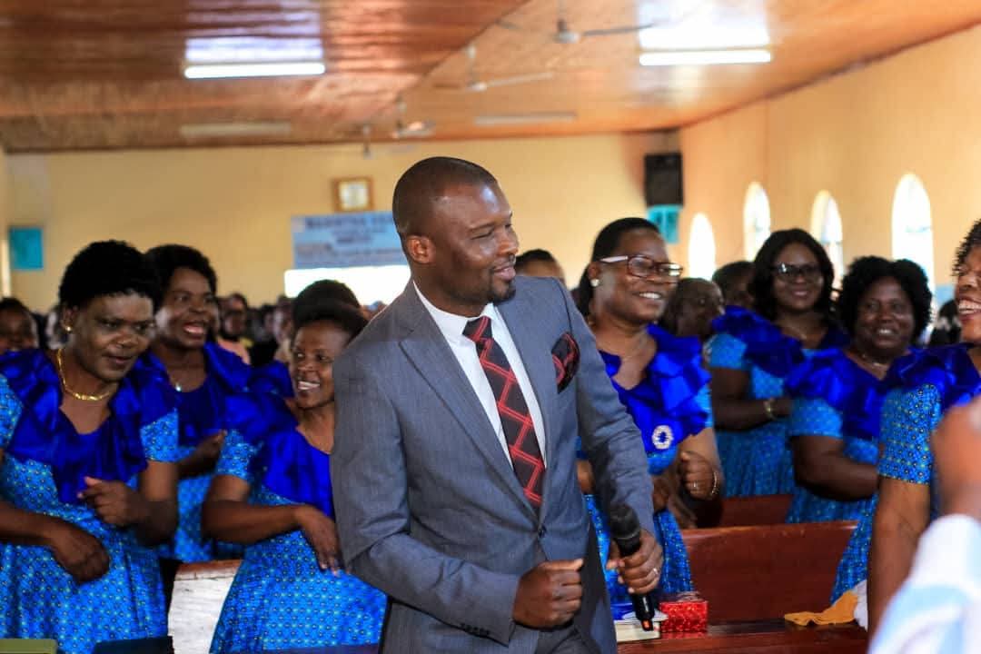 Women Choir Gets Boost from Political Heavyweights