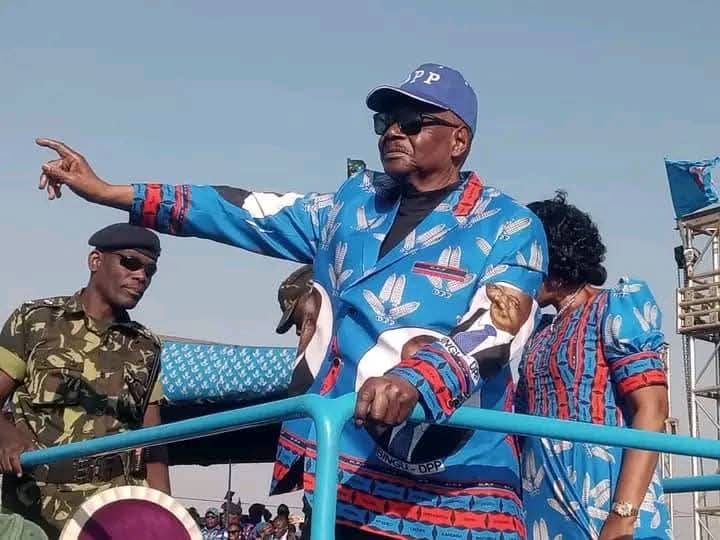 Former President and Democratic Progressive party presidential candidate Arthur Peter Mutharika addressing DPP supporters at Chilimampunga ground in Lilongwe