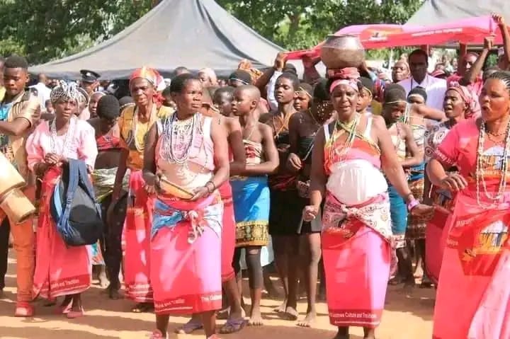 Mulhakho wa Alhomwe women dancing at chonse in Thyolo