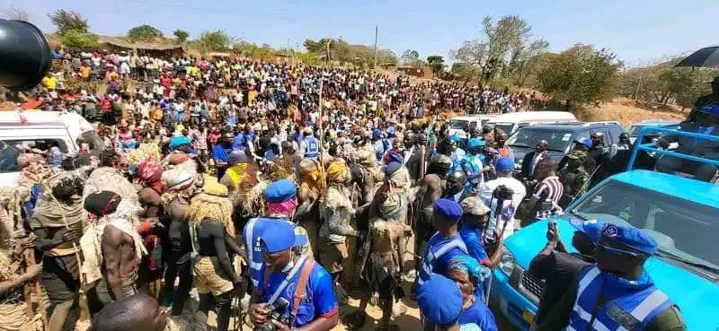 DPP supporters waiting for former President and DPP Presidential candidate Arthur Peter Mutharika at Kamuzu road in Salima,