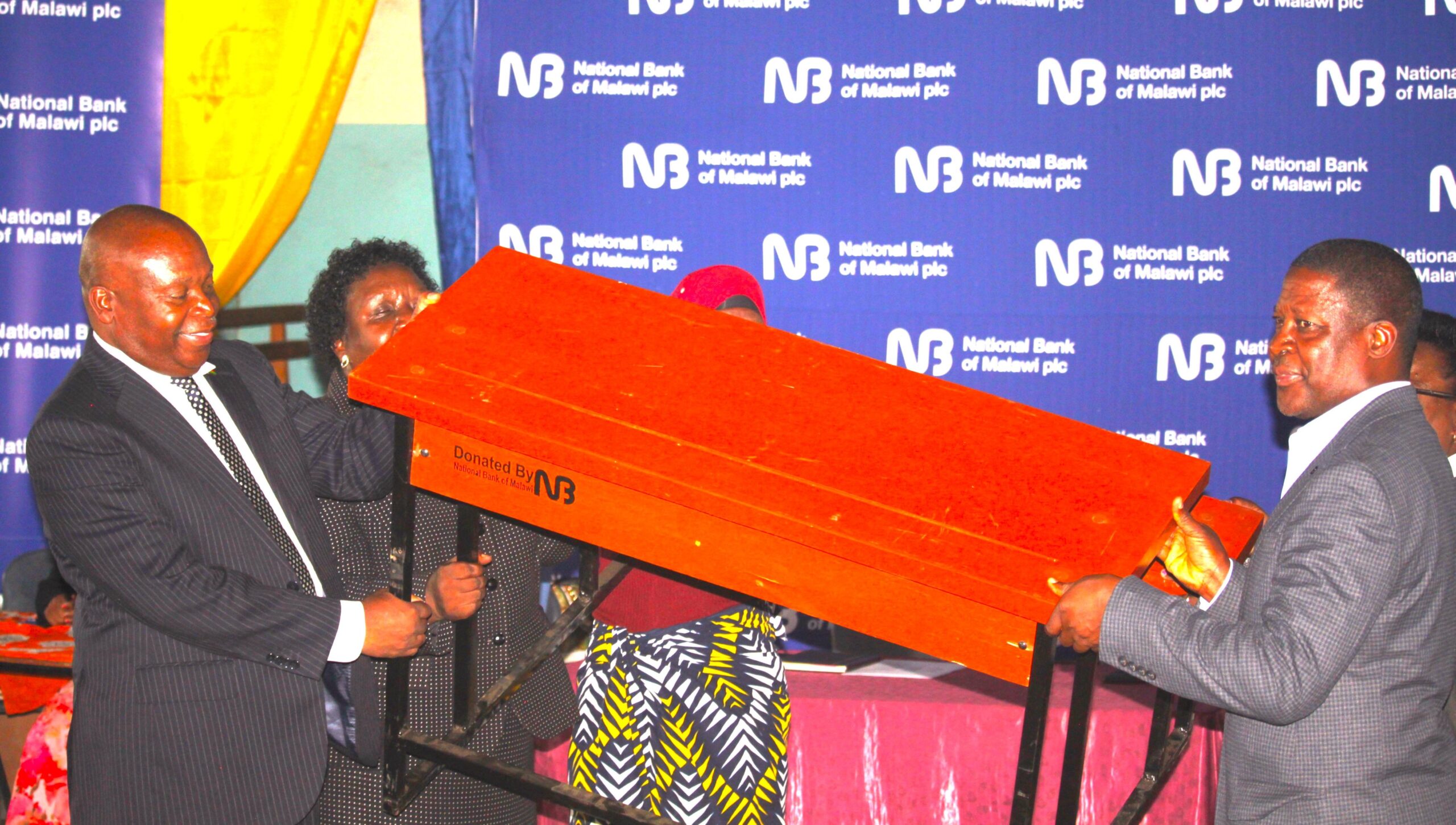 chatsala (right) handing over the desk to matewele (002)