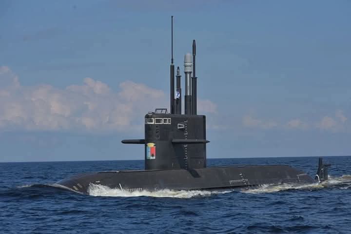 A Dangerous Game at Sea: Putin, Trump, and the Rising Specter of Global Confrontation fb img 1767842939912