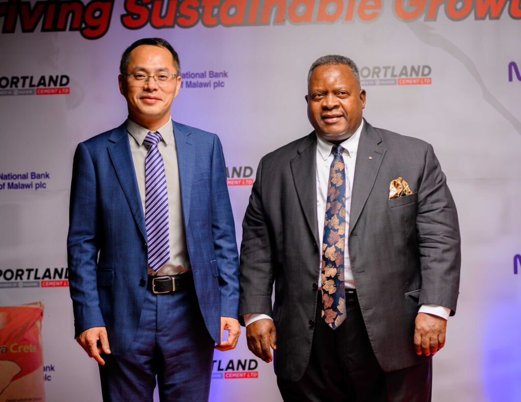 kabango (right) poses for a photo at the signing of the mou with liu (002)