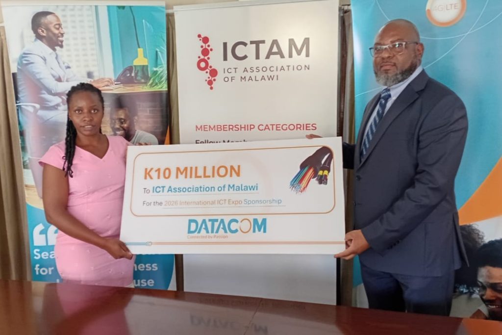 Moses Nthakomwa and Jacqueline Kamdima hold a K10 million ceremonial cheque from Datacom to ICTAM