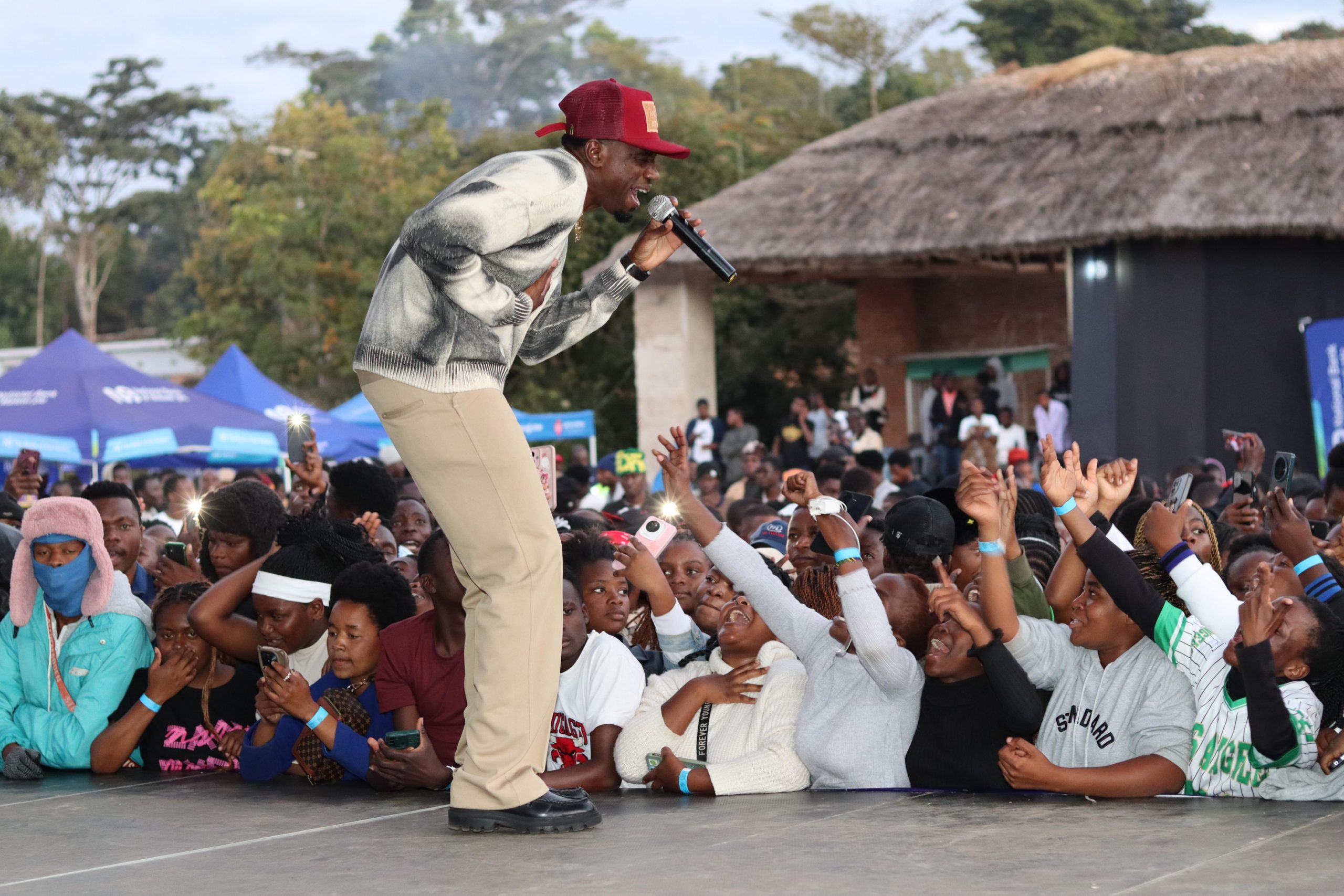 Saint performing Una at the NBM SME Day 002 scaled