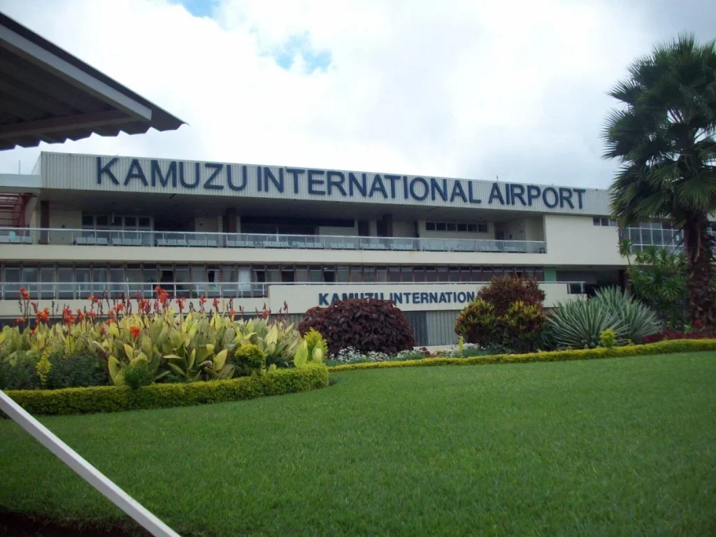 kamuzu international airport 1220x915 1