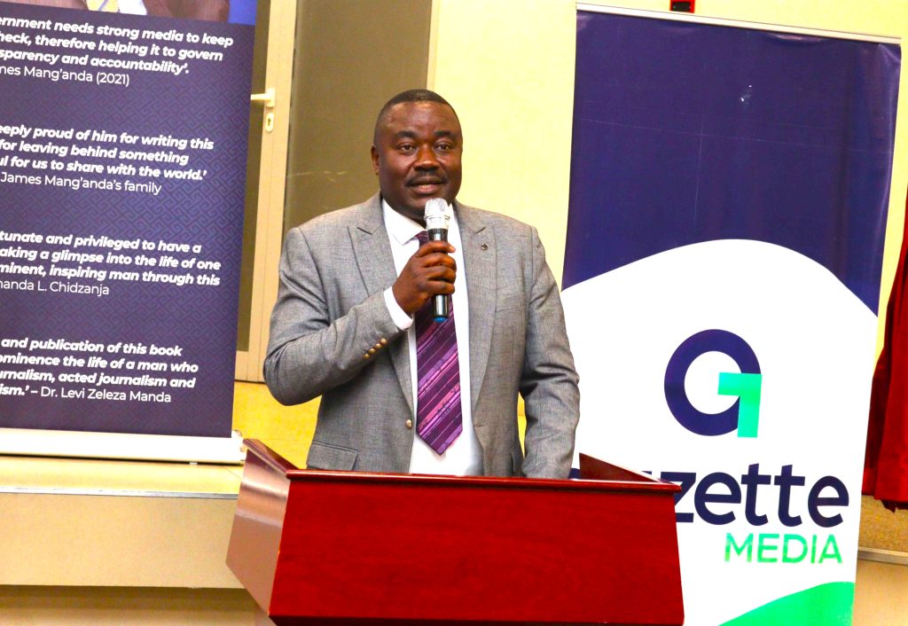 Chapalapata-encouraged-young-people-to-read-the-autobiography-