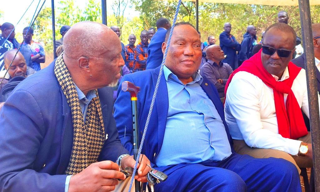 Wanderers Honour ‘Gogo Karonga’ as Football Family Remembers Iconic Supporter 2 former Wanderers chairperson Humphreys Mvula and former Cabinet minister and diplomat Ziliro Chibambo