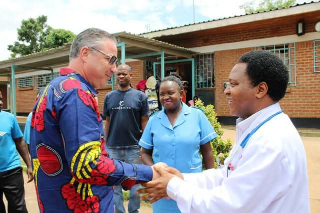 MP Bisnowaty donates medicines to Area 18 health centre