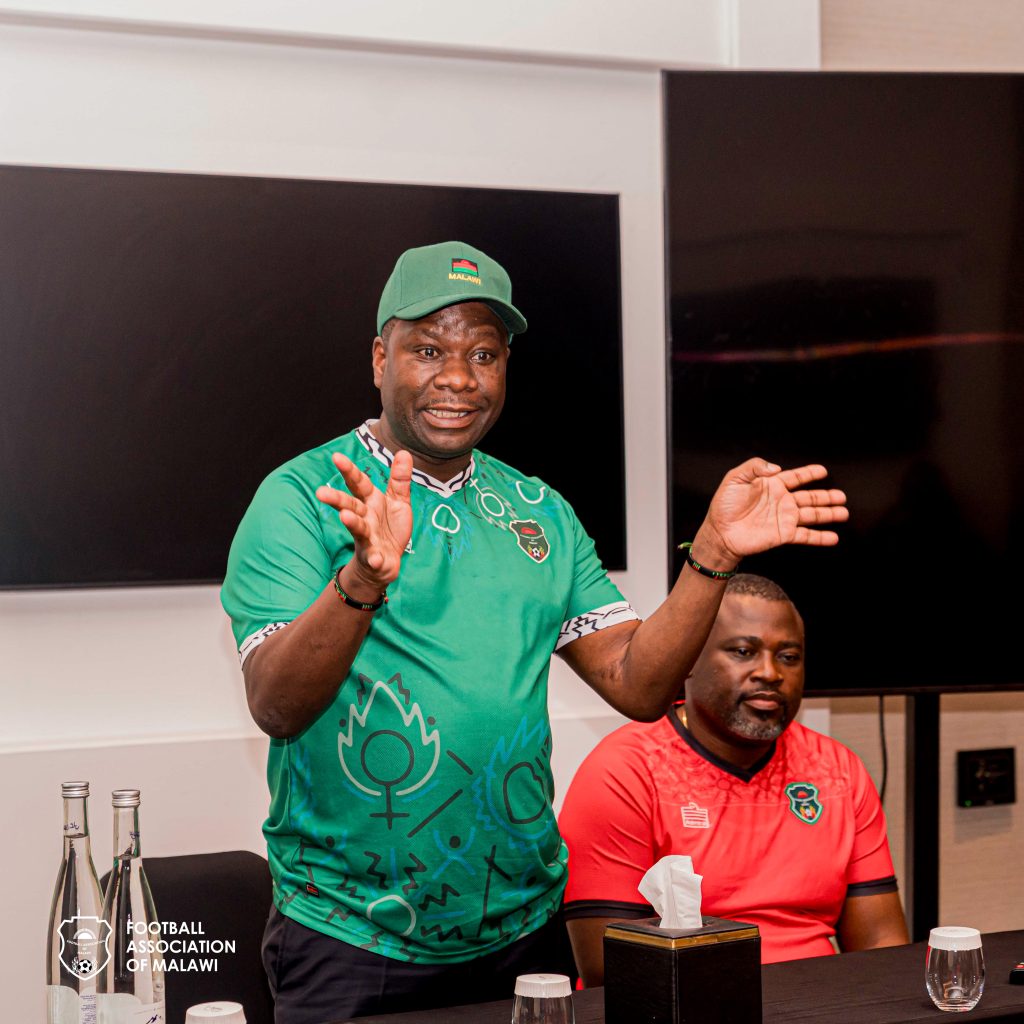 NBM CEO Jiya cheers Scorchers ahead of final 2
Go-and-attack-Jiya-seems-to-be-telling-the-Scorchers