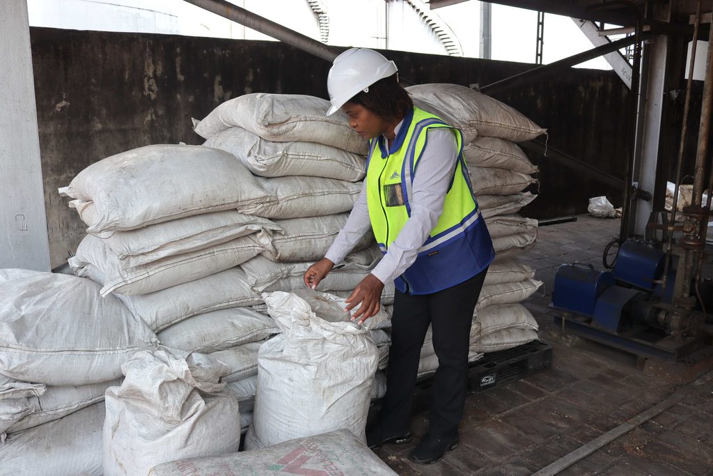 Press Cane starts organic fertiliser production 1 Kamanga-inspecting-fertilizer-being-produced-at-PressCane
