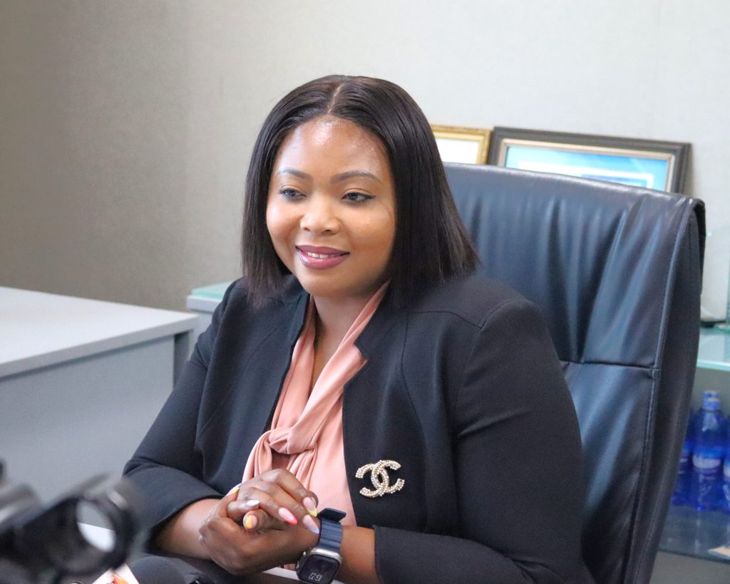 Akossa Mphepo Hiwa 002